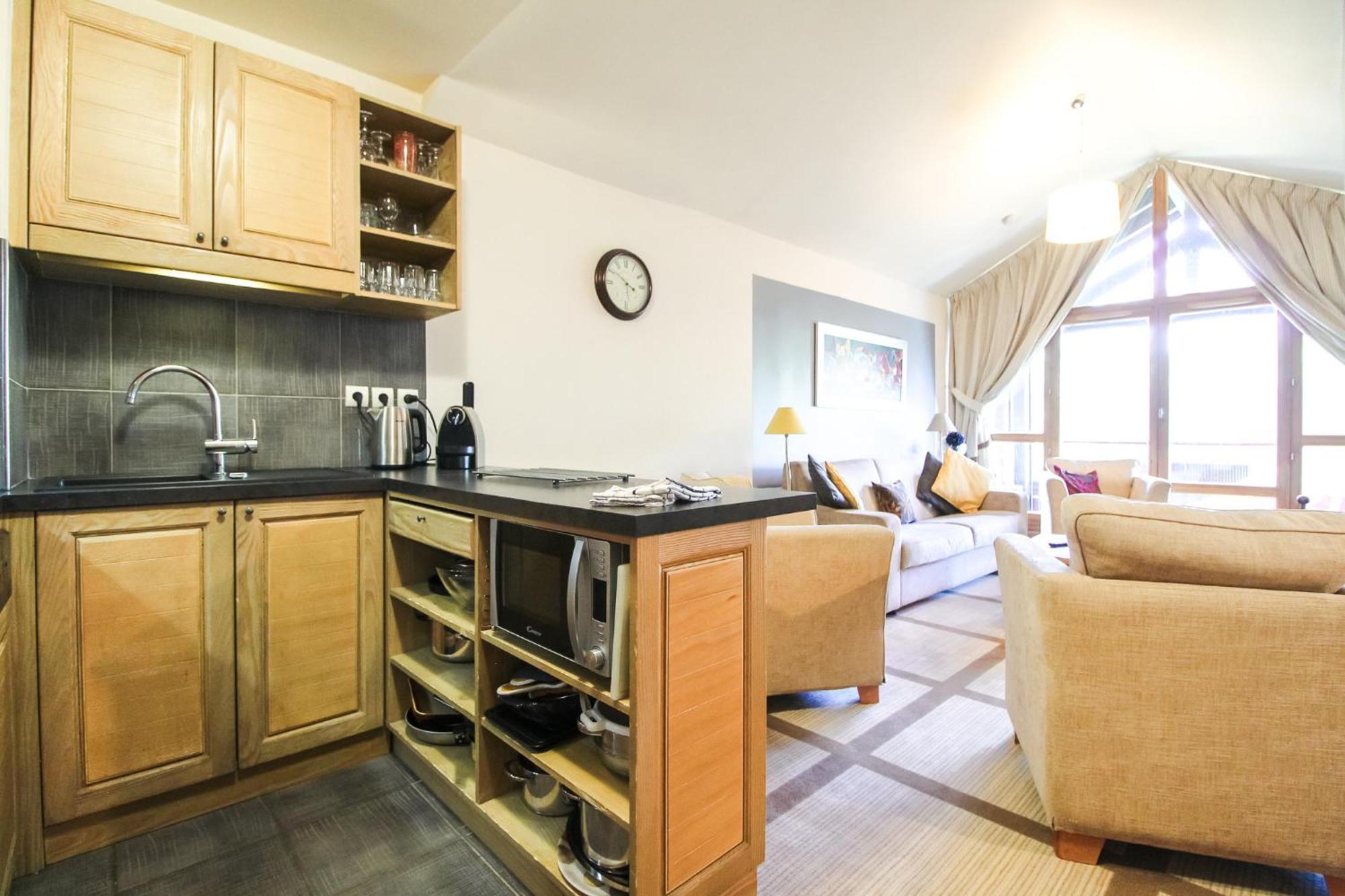 Exceptional 3 Bed Penthouse With Fireplace And Stunning Views فلين المظهر الخارجي الصورة