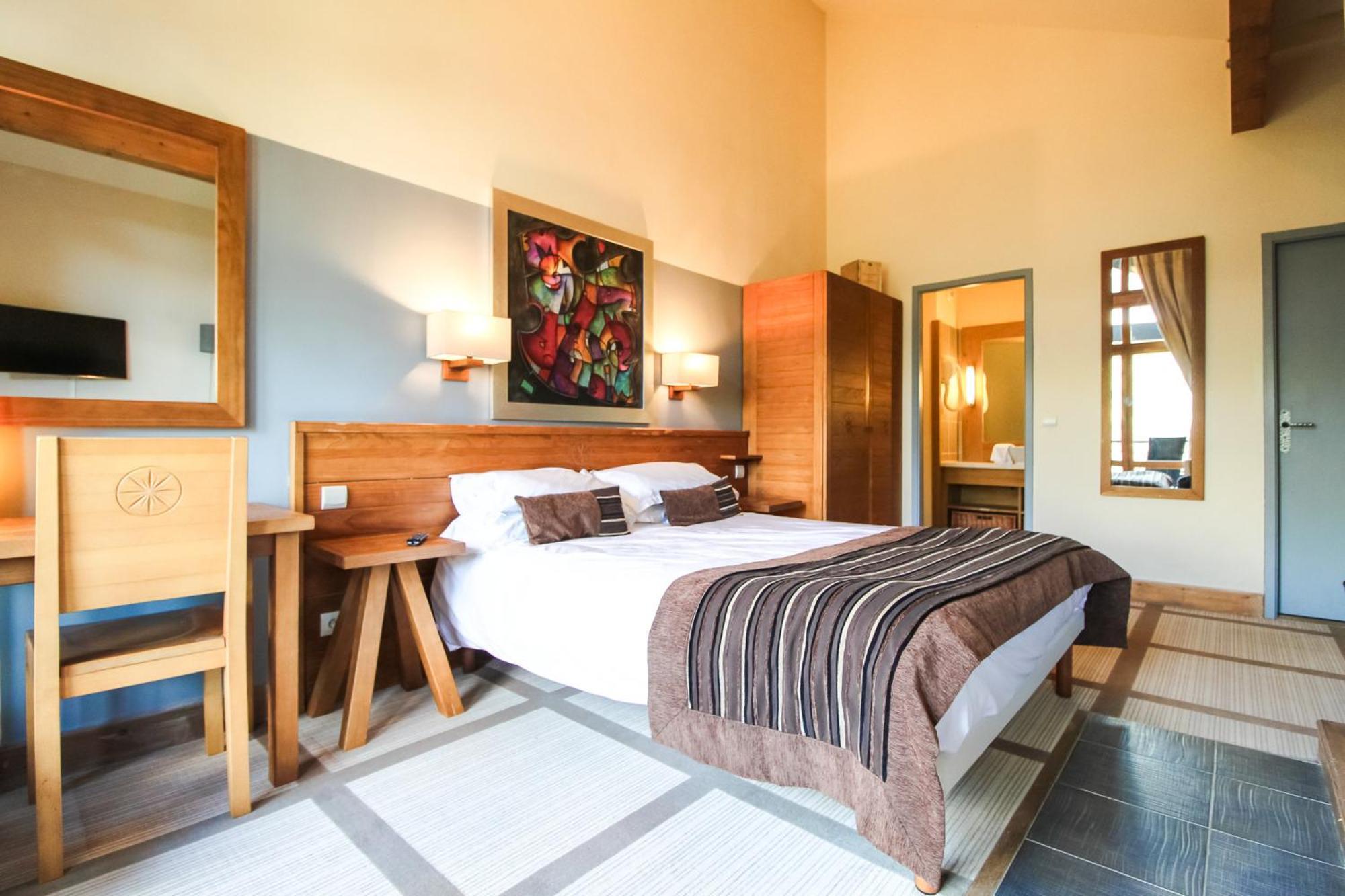 Exceptional 3 Bed Penthouse With Fireplace And Stunning Views فلين المظهر الخارجي الصورة