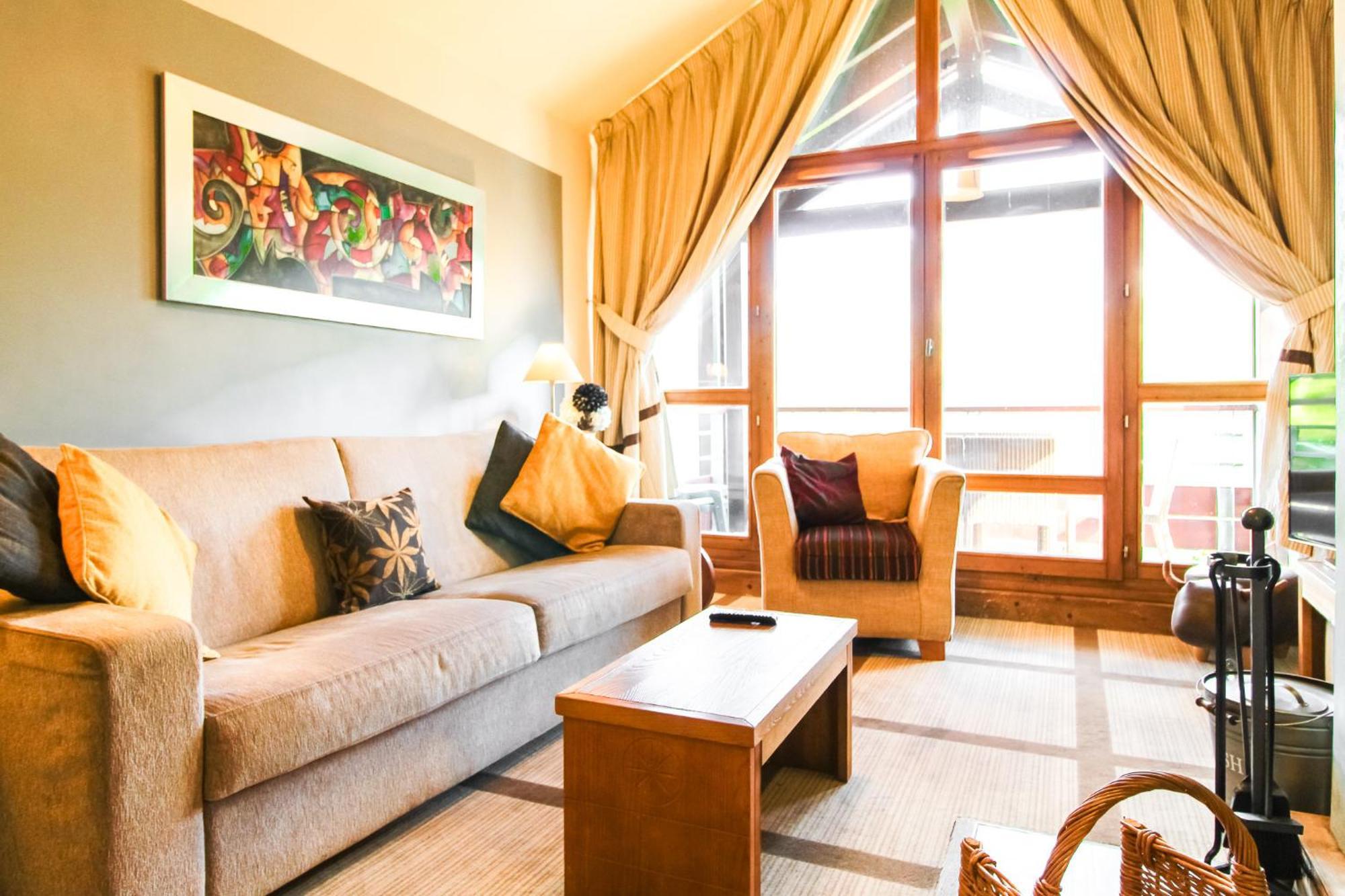 Exceptional 3 Bed Penthouse With Fireplace And Stunning Views فلين المظهر الخارجي الصورة
