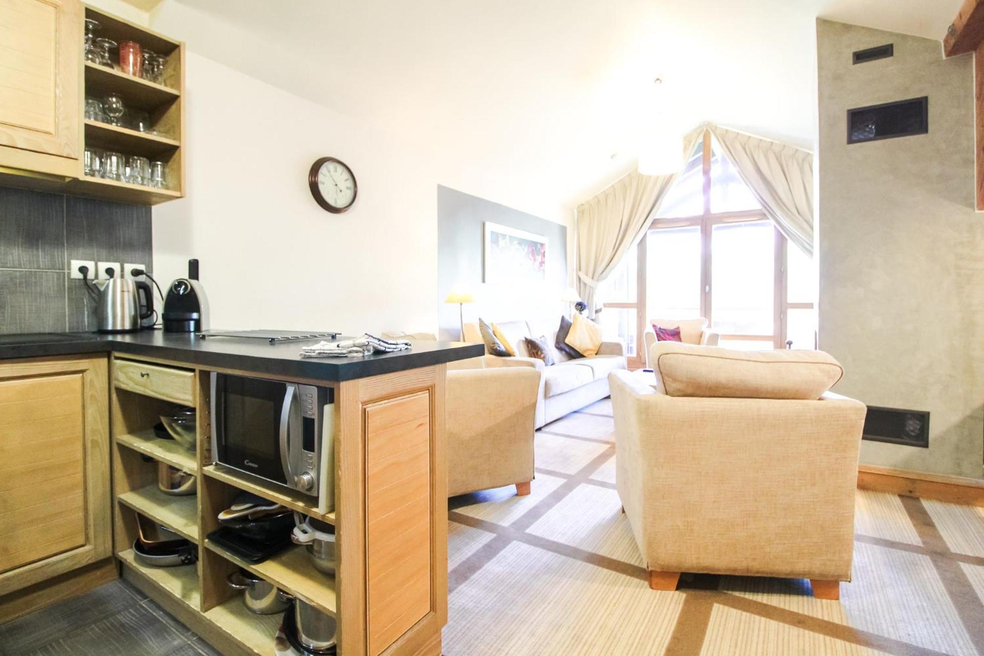 Exceptional 3 Bed Penthouse With Fireplace And Stunning Views فلين المظهر الخارجي الصورة