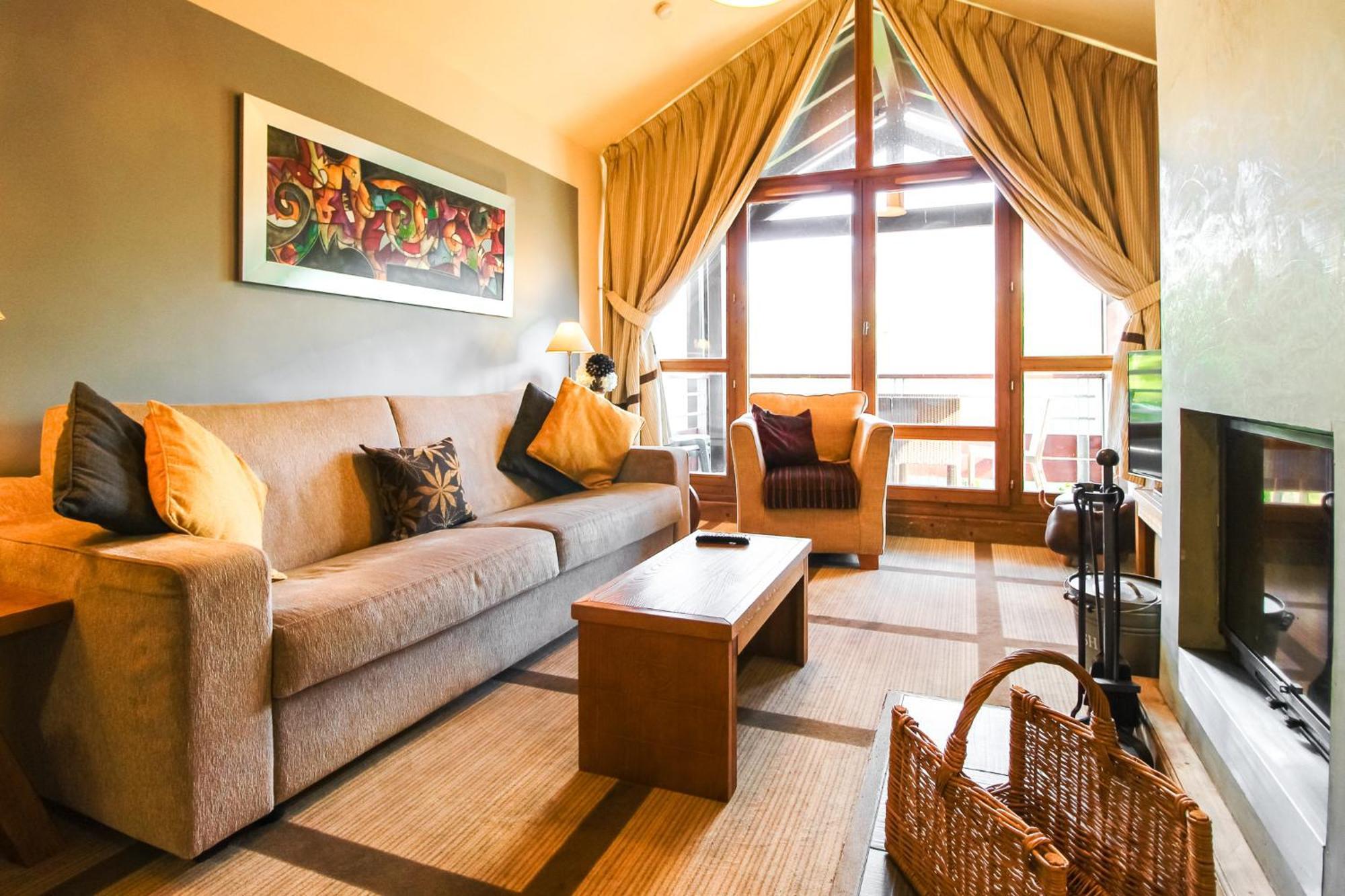 Exceptional 3 Bed Penthouse With Fireplace And Stunning Views فلين المظهر الخارجي الصورة