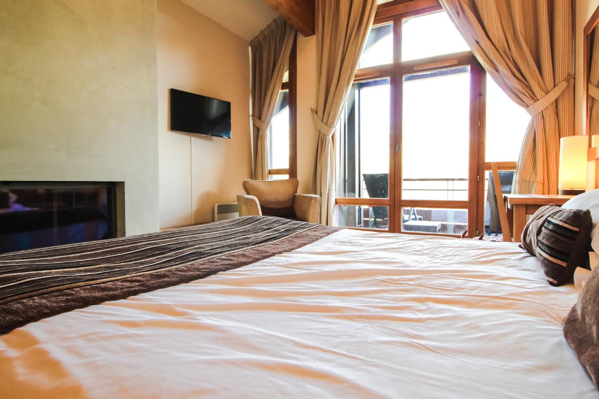 Exceptional 3 Bed Penthouse With Fireplace And Stunning Views فلين المظهر الخارجي الصورة