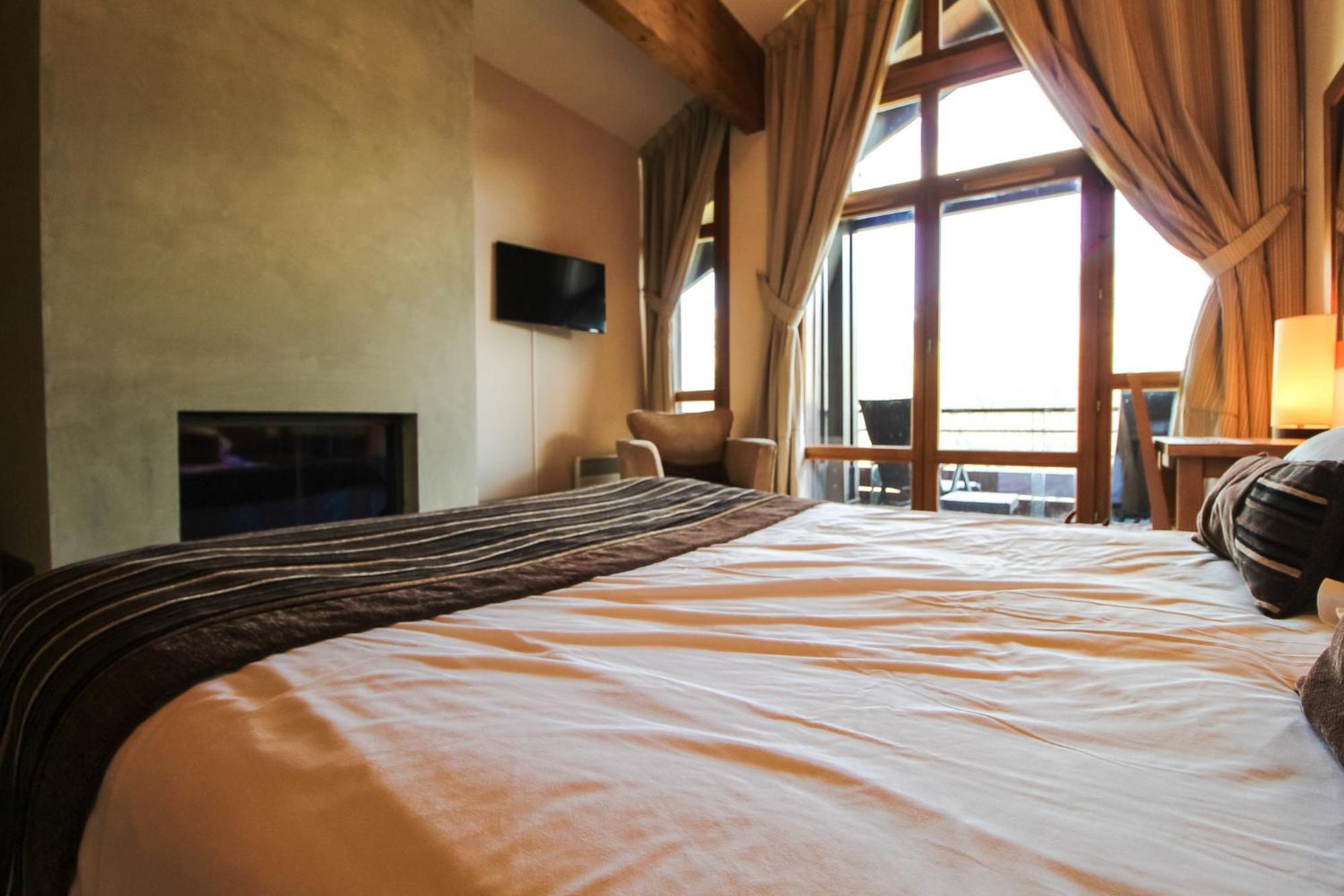 Exceptional 3 Bed Penthouse With Fireplace And Stunning Views فلين المظهر الخارجي الصورة
