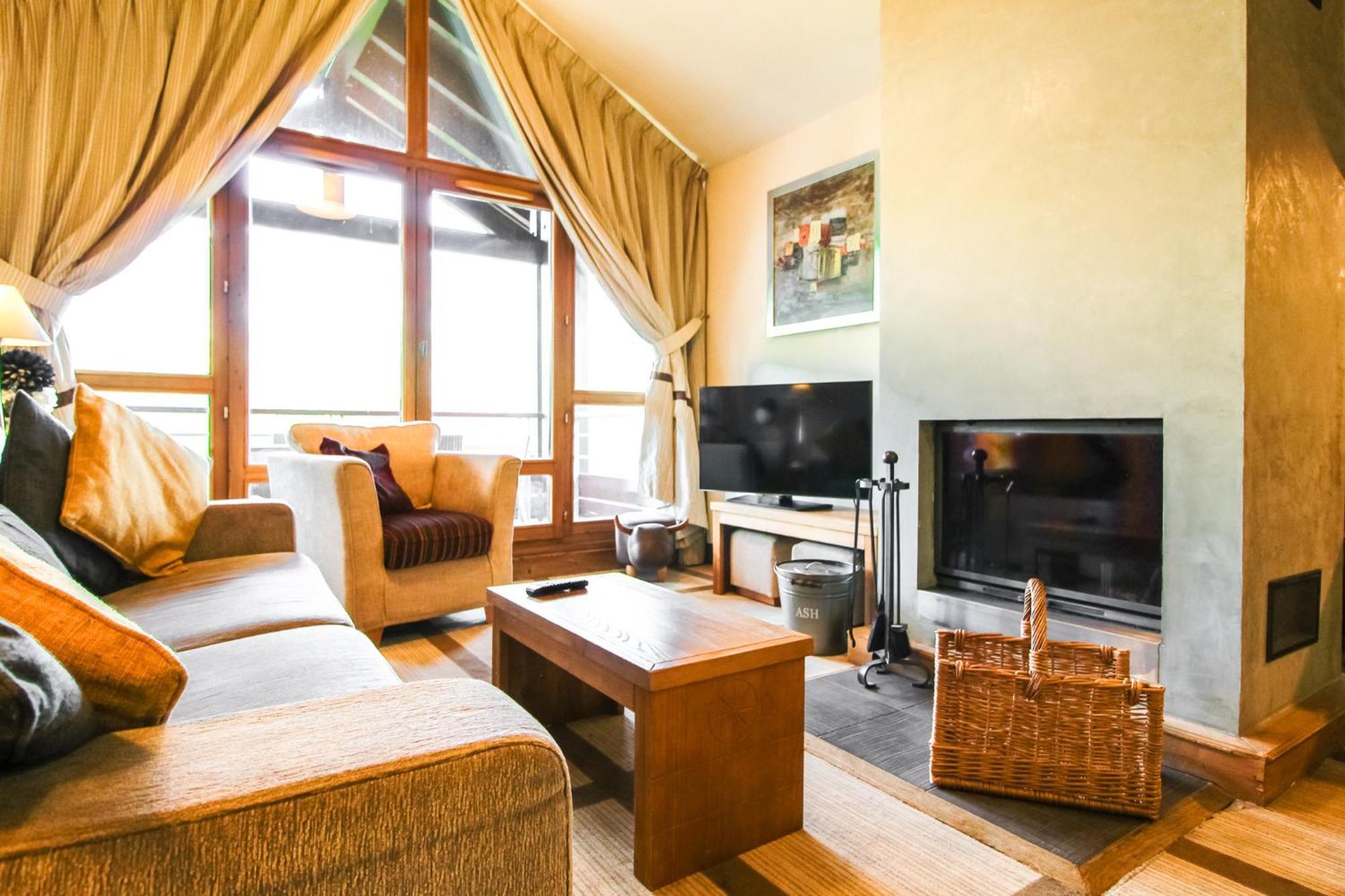 Exceptional 3 Bed Penthouse With Fireplace And Stunning Views فلين المظهر الخارجي الصورة