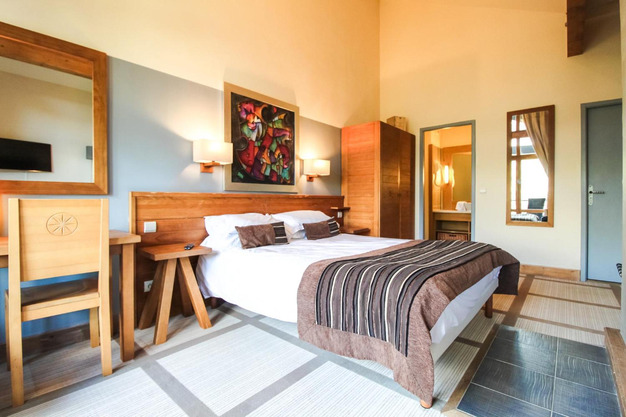 Exceptional 3 Bed Penthouse With Fireplace And Stunning Views فلين المظهر الخارجي الصورة