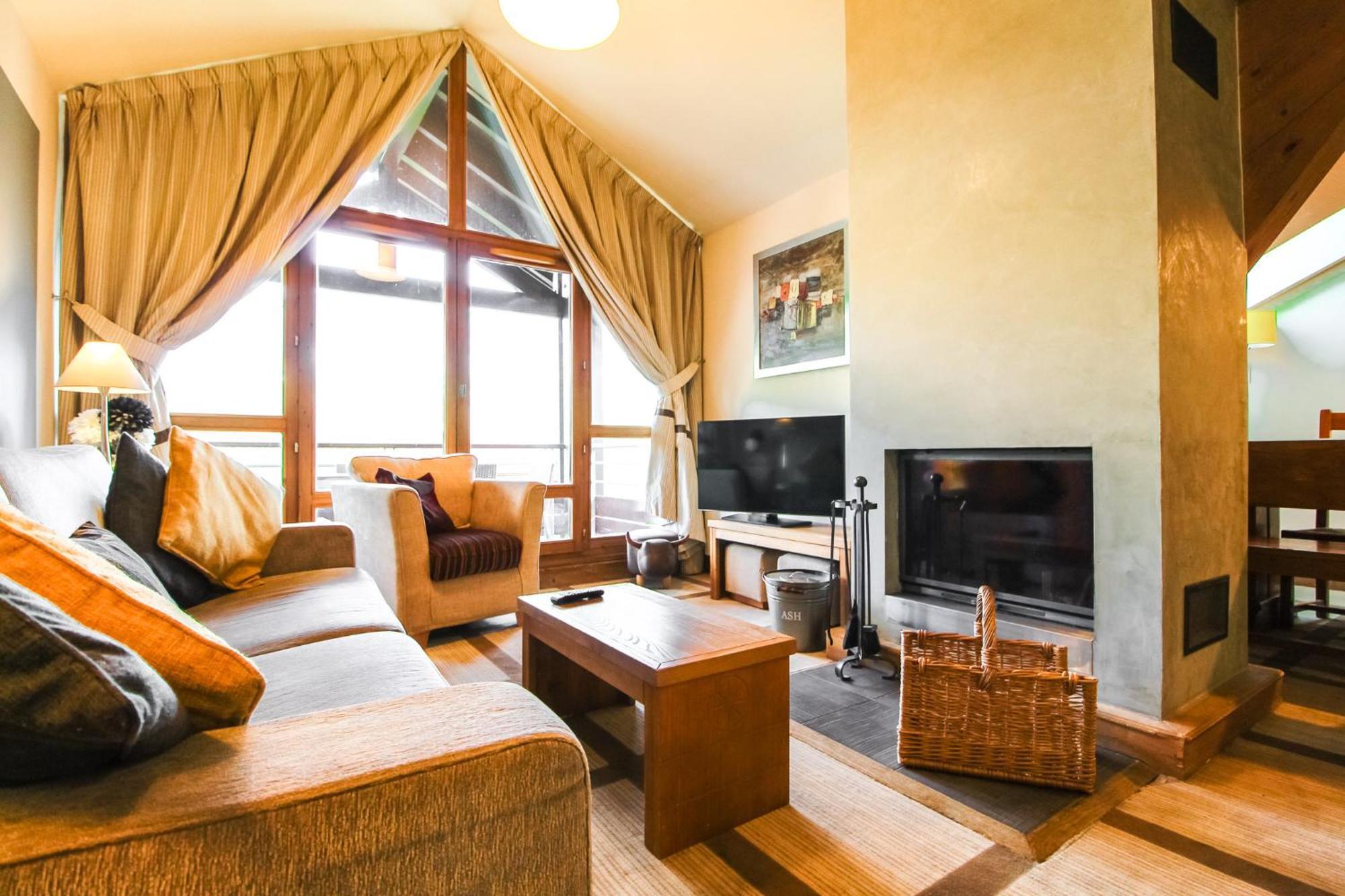 Exceptional 3 Bed Penthouse With Fireplace And Stunning Views فلين المظهر الخارجي الصورة