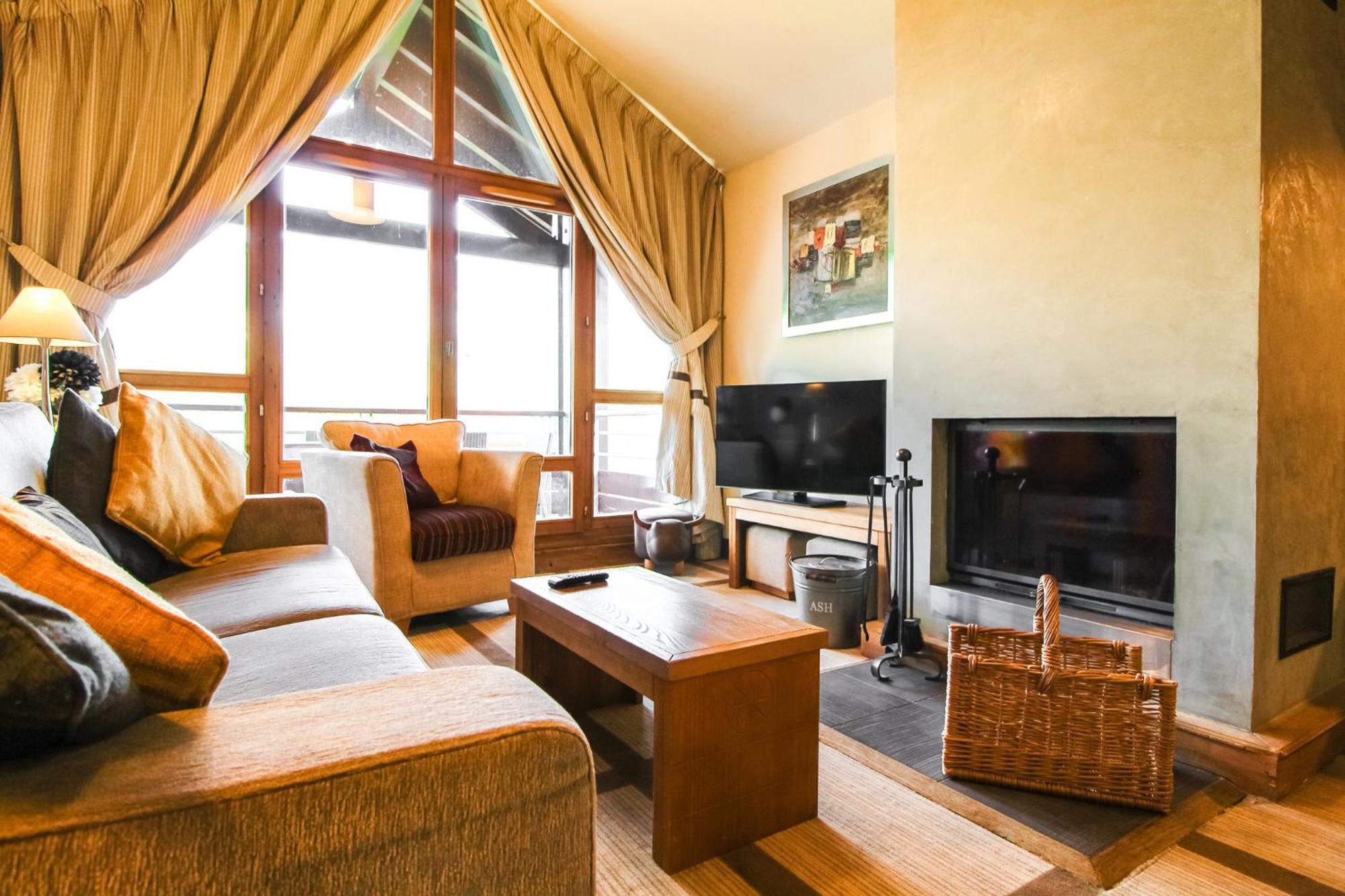 Exceptional 3 Bed Penthouse With Fireplace And Stunning Views فلين المظهر الخارجي الصورة