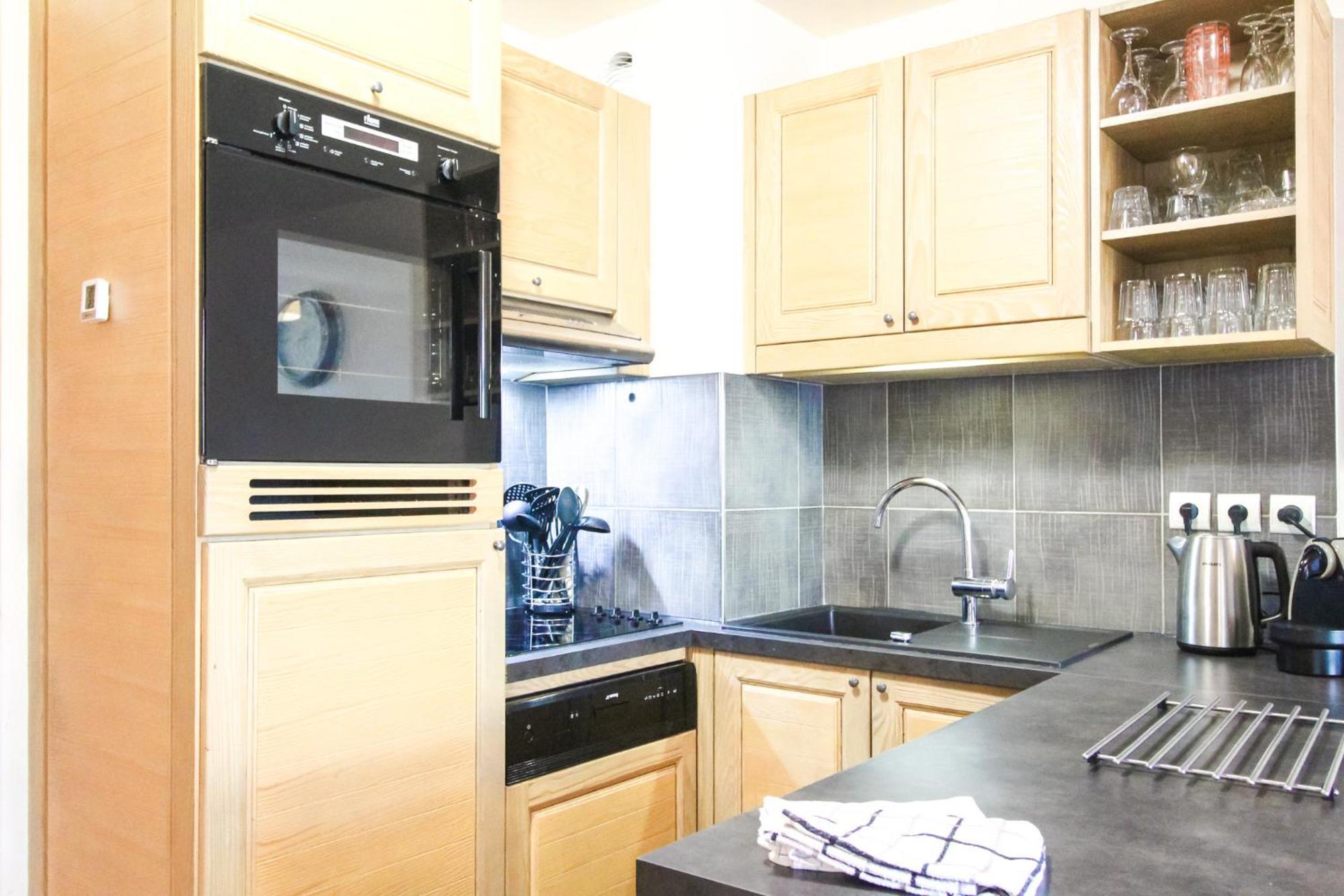 Exceptional 3 Bed Penthouse With Fireplace And Stunning Views فلين المظهر الخارجي الصورة