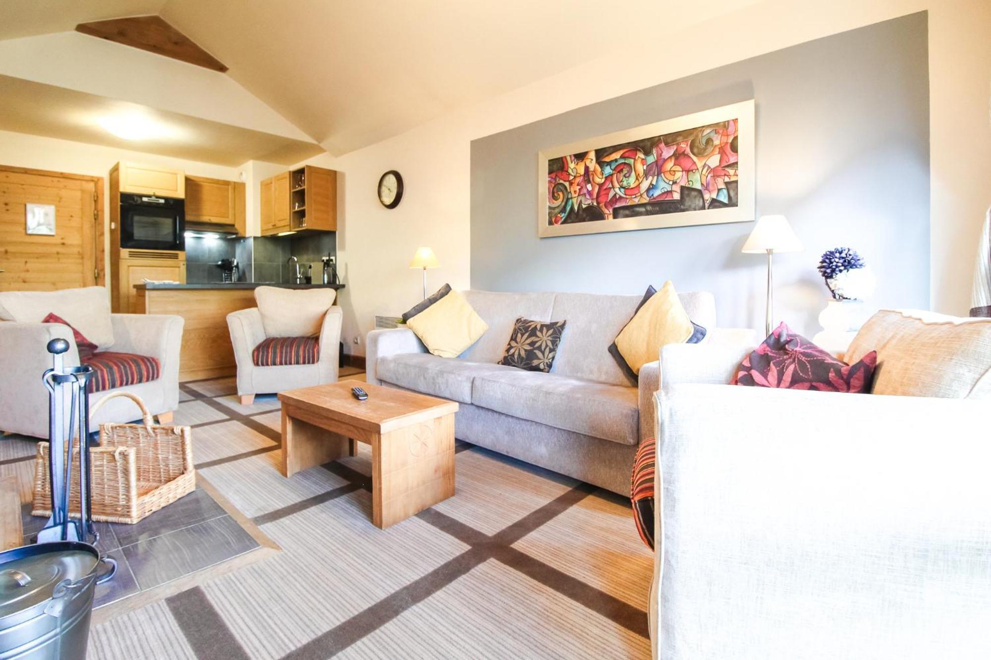 Exceptional 3 Bed Penthouse With Fireplace And Stunning Views فلين المظهر الخارجي الصورة