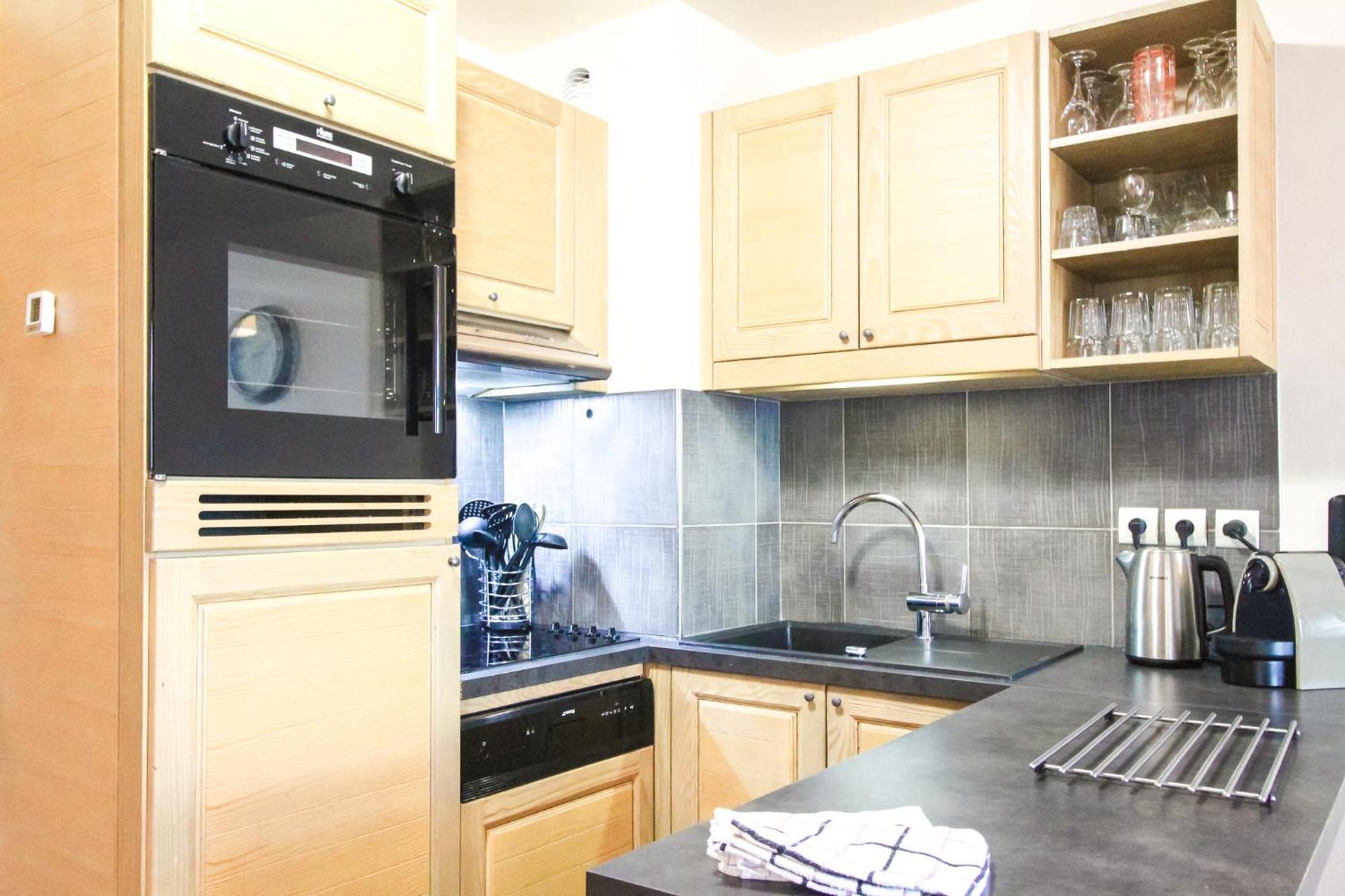 Exceptional 3 Bed Penthouse With Fireplace And Stunning Views فلين المظهر الخارجي الصورة